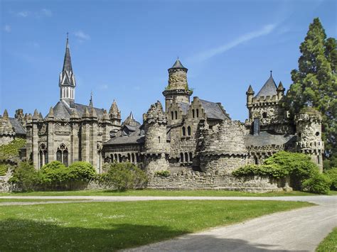 Löwenburg Castle, Kassel, Hesse, Germany | Châteaux allemagne, Château, Conte de fée