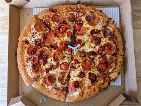 Review: Pizza Hut - Spicy Lover's Double Pepperoni Pizza