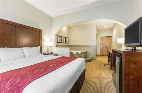 12 Sacramento Hotels with Hot Tub In Room or Jacuzzi Suites