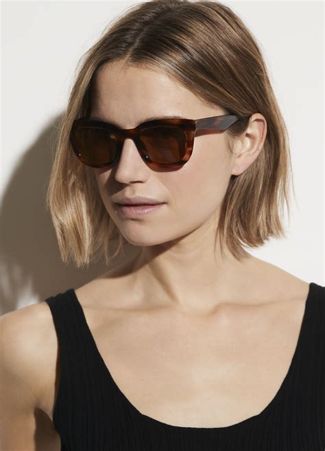Designed in Los Angeles and inspired by classic 1960’s Italian eyewear design, Dom Vetro offers ...
