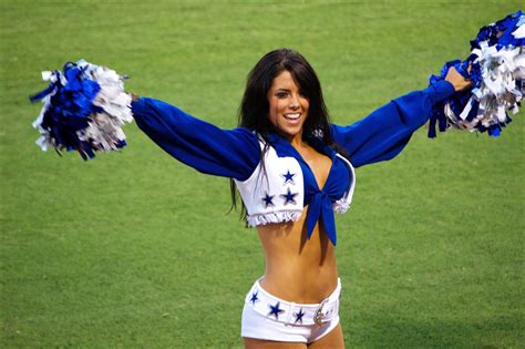 File:Dallas Cowboys Cheerleaders - IV.jpg - Wikimedia Commons