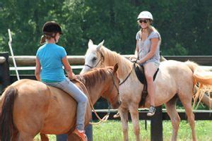 Horseback Riding Camp | Traditional Summer Camps | The Summer Lady