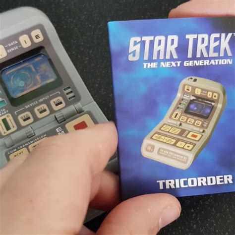 Star Trek: Light-and-Sound Tricorder in Geek Gifts