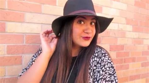 Iman Cosmetics Deja Vu Lip Kit Review - YouTube