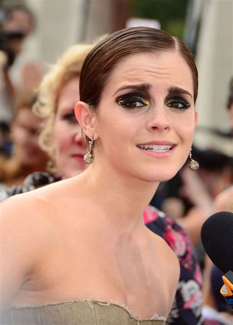 Emma Watson Close Up | Celebrity makeup fails, Makeup fails, Makeup humor