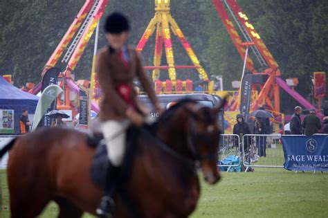 Crowds enjoying a very wet 2019 Northumberland County Show - Chronicle Live