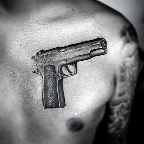 50 Tatuajes de pistolas y revólveres (Con el significado)