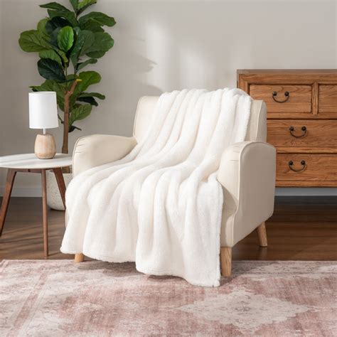 Throws – Berkshire Blanket Inc