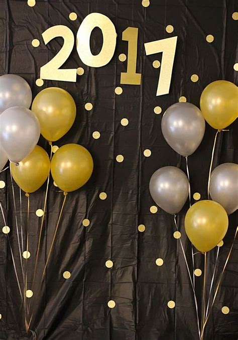 Easy DIY New Year's Eve Photo Backdrop | Backdrops for parties, Graduation party decor, New ...