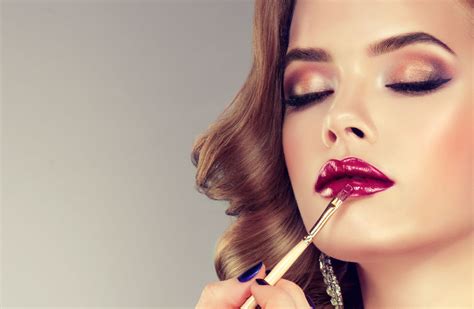 New study finds women wearing heavy makeup are viewed as having less human-like traits