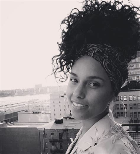 Alicia Keys, The Voice: No Makeup Anymore Controversy Photos