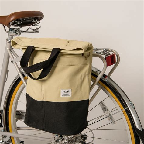 Linus Sac Bike Pannier Bag Sand & Black - Cyclechic | Pannier bag, Bike ...