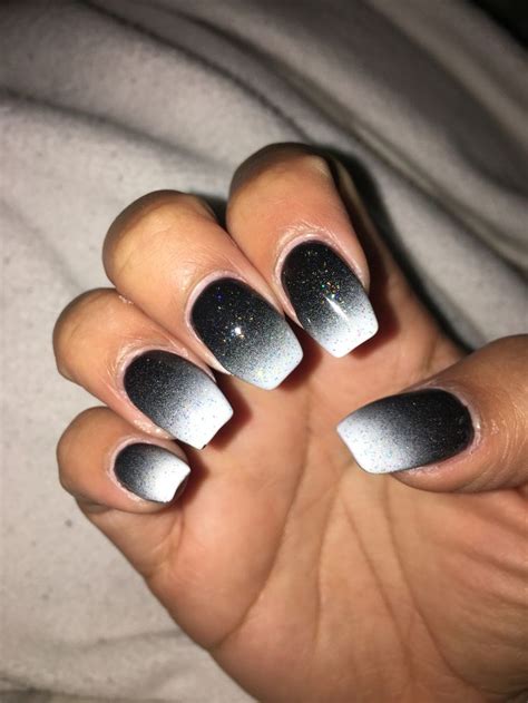 Chiêm ngưỡng mẫu ombre nails black and white được yêu thích nhất