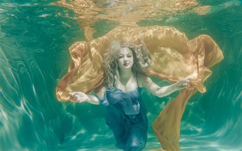 7 Tips for Shooting Underwater Portrait Photography