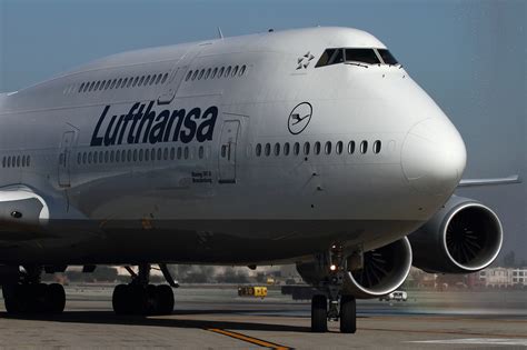 Lufthansa Brings the 747-8 Intercontinental to LAX - AirlineReporter ...