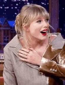 GIFs de Taylor Swift Laughing | Tenor