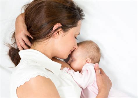 Breastfeeding vs. pumping: The pros and cons of each