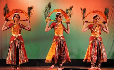 Kavadi-Attam Tamil Nadu | Dance of india, Festival photography, Indian ...