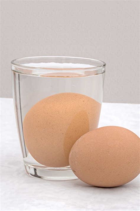 Easy Egg Test for Freshness (Egg Float / Water Test) - IzzyCooking