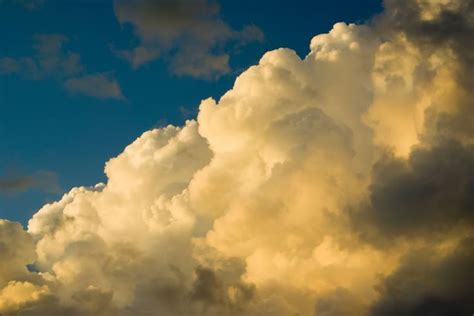 Cumulonimbus Cloud, Mammatus Clouds, Cirrus Cloud, Cloud Atlas, Cloud ...