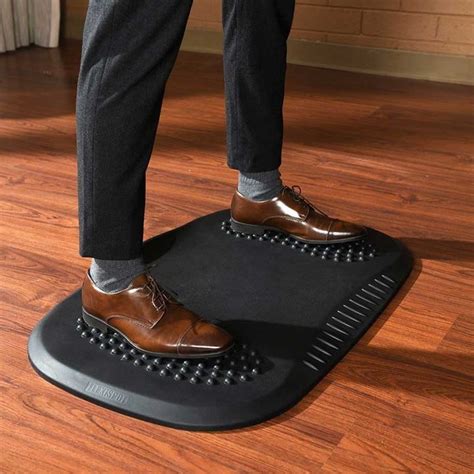 13 Best Standing Desk Mats To Keep You Comfy From 9–5