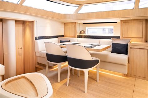 News: Bentley creates bespoke interior for Contest Yachts | CarSifu