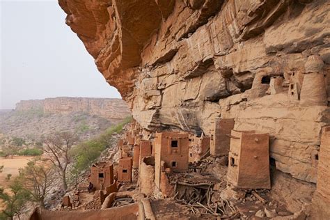 bandiagara-escarpment-8 Africa Map, West Africa, Heritage Site, World Heritage, Hunter Name ...