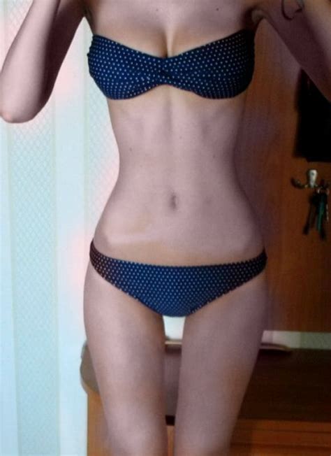 Yeah I FINALLY achieved a thigh gap! plus hipbones! - Arielle Florence