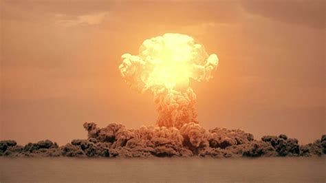 Nuclear explosion: This video reveals the effect on our bodies second ...