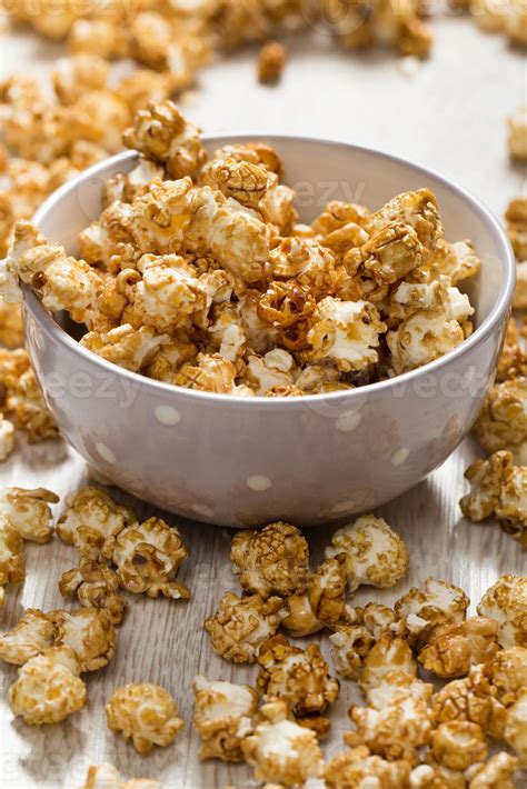 Bowl with popcorn 7281503 Stock Photo at Vecteezy