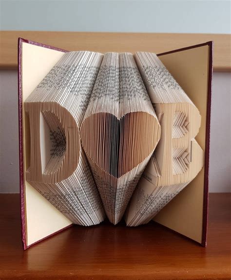 40 Brilliant DIY Book Art Ideas