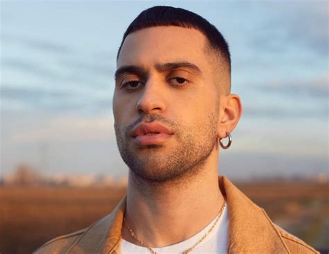 Mahmood - Single : Tuta Gold | Album 3 : NEI LETTI DEGLI ALTRI - Pop / Variété Internationale ...