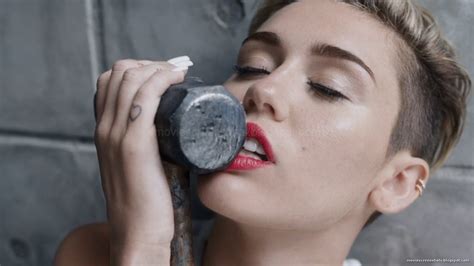 🔥 [50+] Miley Cyrus Wrecking Ball Wallpapers | WallpaperSafari