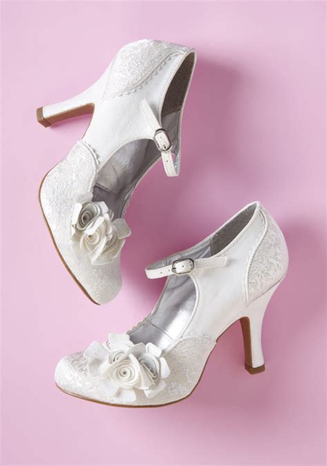 20 Vintage-Style Bridal Shoes For Your Retro-Inspired Wedding