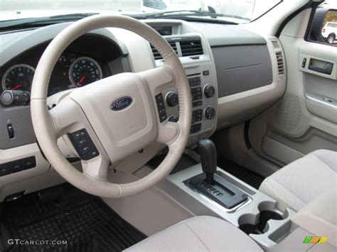 2011 Ford Escape XLT V6 4WD Interior Color Photos | GTCarLot.com