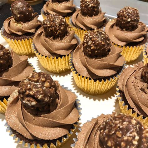 Ferrero Rocher cupcakes (Nutella buttercream) | Yummy food dessert, Cupcake recipes, Cake flavors