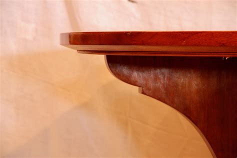 Boat Mahogany Table / Pedestal Table, XXth Century
