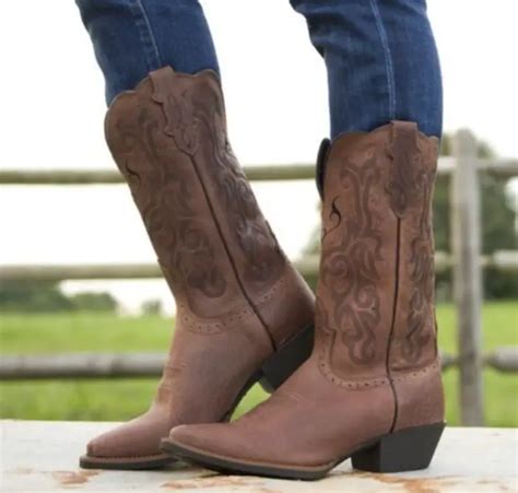 Top 10 Best Cowgirl Boot Brands To Change Your Look - Sand Creek Farm