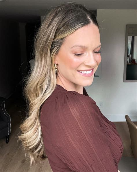 Sleek Middle Part With Waves: Get The Coveted, Effortless Look- Lulus.com Fashion Blog