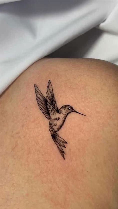 Flower / Bird Tattoo Idea 🌸🕊 | Hummingbird tattoo, Tattoos, Minimal tattoo