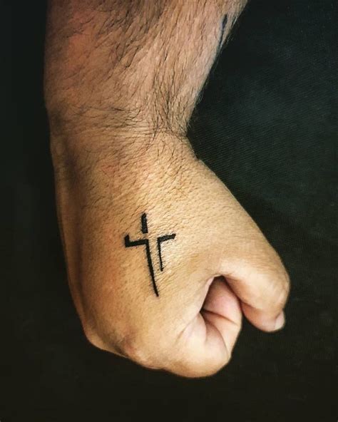 69 Best Small Cross Tattoo Ideas [2024 Inspiration Guide] | Cross tattoo on hand, Cross tattoo ...