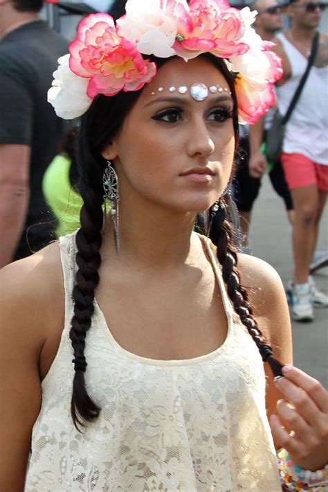 23 Real Struggles Of Going To A Music Festival | Music festival outfits ...