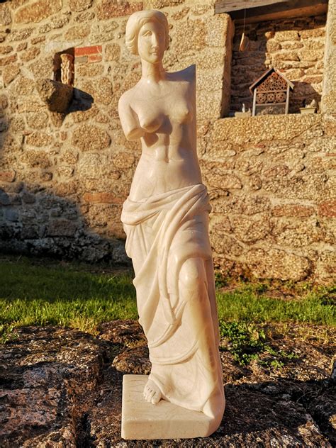 Beautiful Venus de Milo statue in marble style 60 cm | Etsy