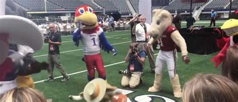 Big 12 Mascots Have Embarrassing Dance-Off During Media Days | The ...