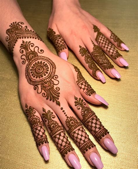 New And Beautiful Mehndi Designs For Girls | Finger henna designs ...