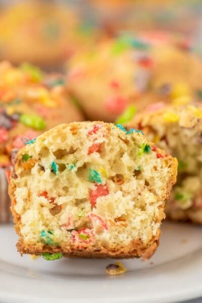 Easy Fruity Pebbles Muffins Recipe - Crazy for Crust