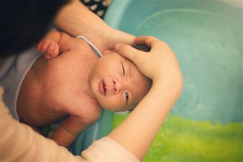 Make Your Baby Comfortable with the Perfect Baby Bath Temperature