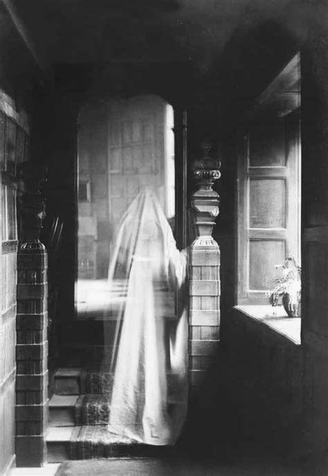 What's The Difference Between Ghosts & Poltergeists?