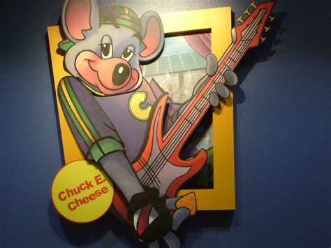 Chuck E. Cheese in Monfort | Chuck rockin' the guitar! Oh ma… | Flickr