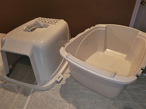 Litter Box with Lid – Dryland Dog Care